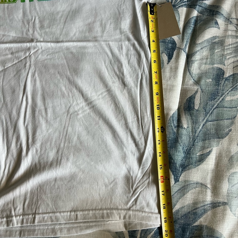 New Levi’s T-Shirt Size XL - Picture 7 of 7